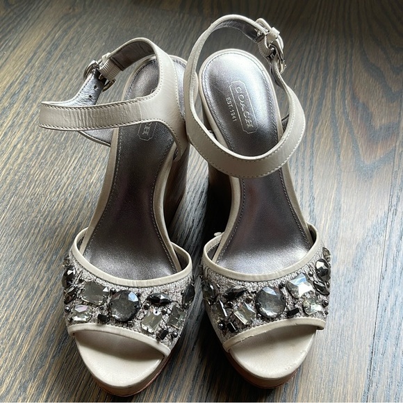 Women’s Coach Cream Leather with Stones Platform Wedge Sandals Size 7.5M - Picture 1 of 6